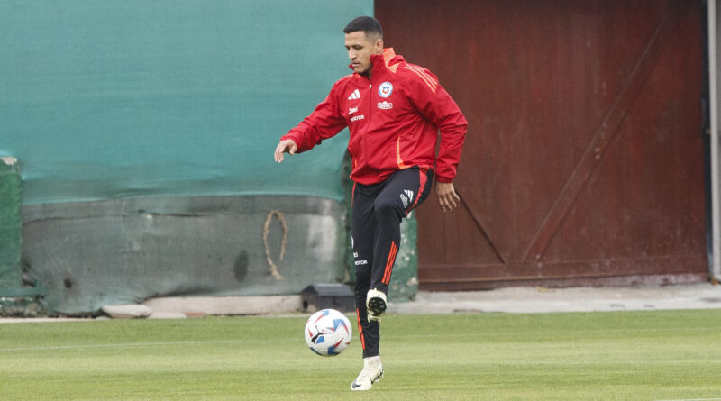 Luego de un permiso excepcional de tres días, Alexis Sánchez ya entrena con La Roja en Juan Pinto Durán.